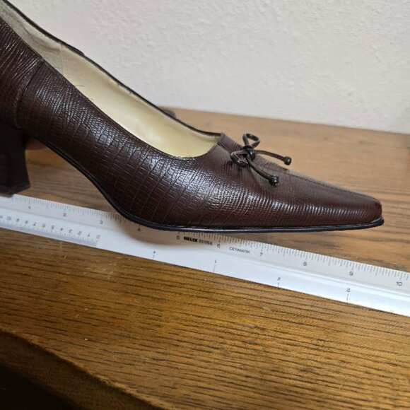#35 AK Anne Klein 2 Brown Textured Pointed-Toe Dress Heels Size 8M - Picture 8 of 8